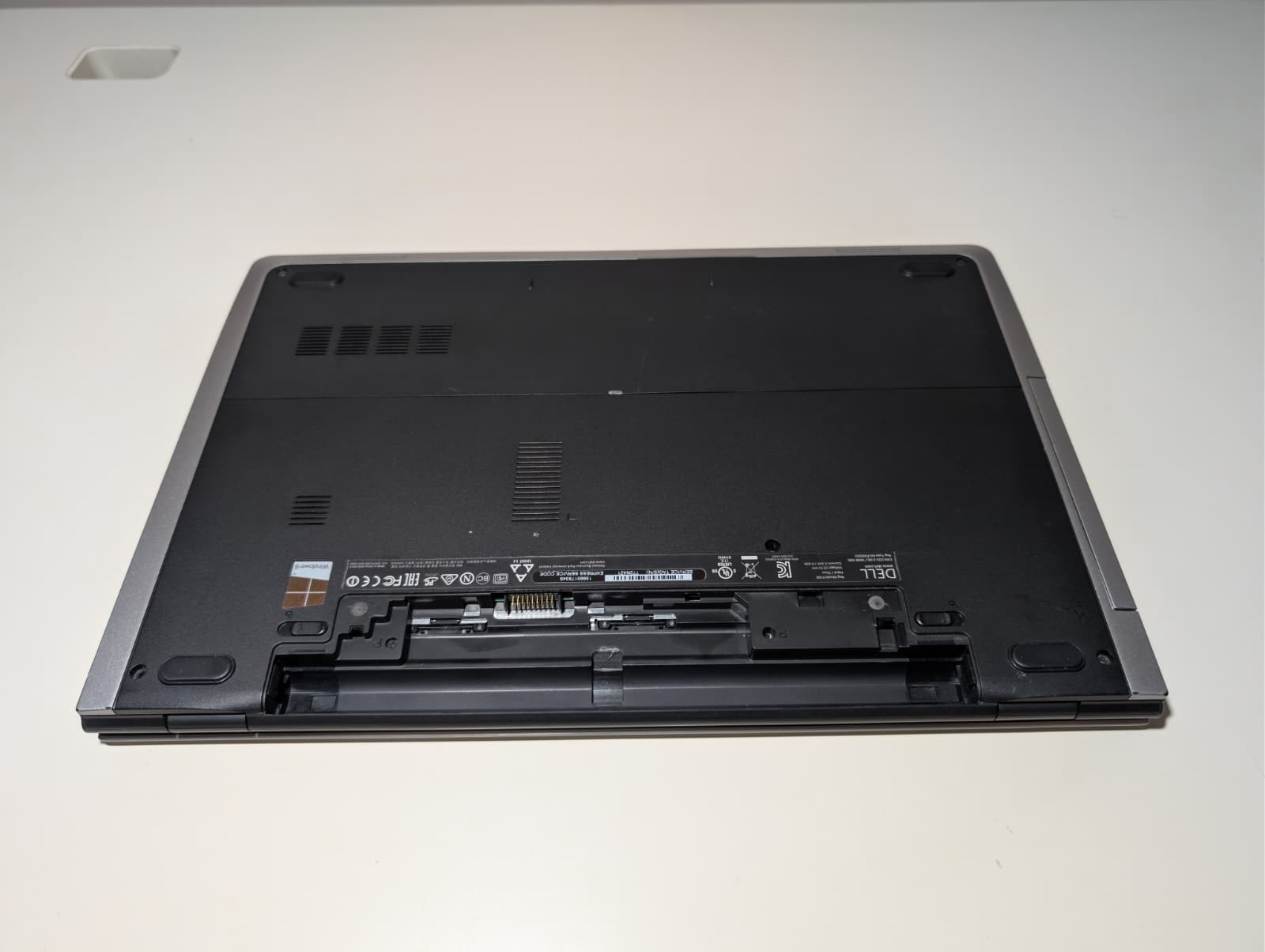 17″ Dell Inspiron 5748 | Pentium 3558U 8GB RAM 256GB SSD | HD+ Win 7 Pro DVD+RW