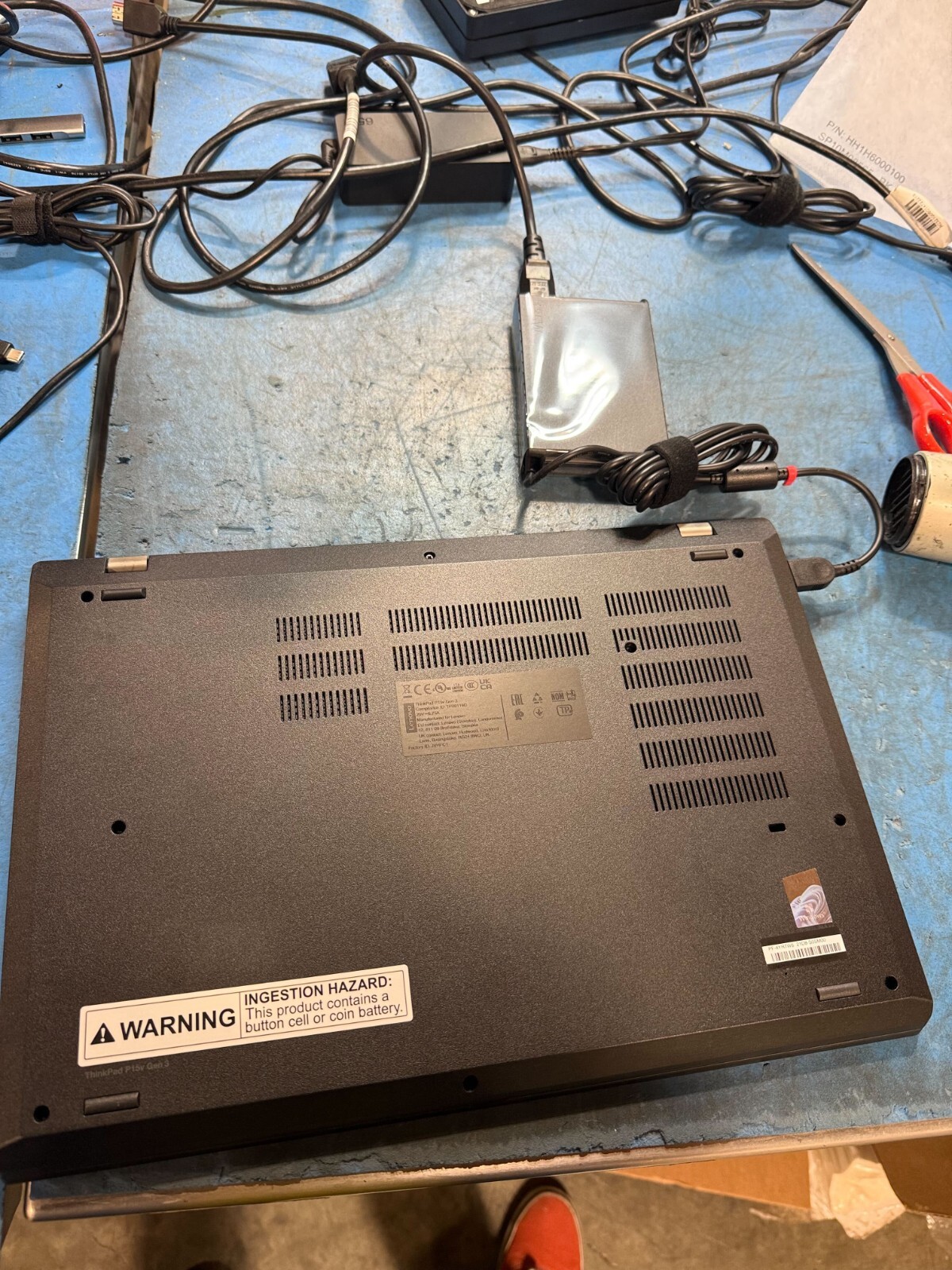 Lenovo ThinkPad P15v Gen 3 Black Laptop/i7-12700H/16GB DDR5/512GB SSD/Win 11Pro