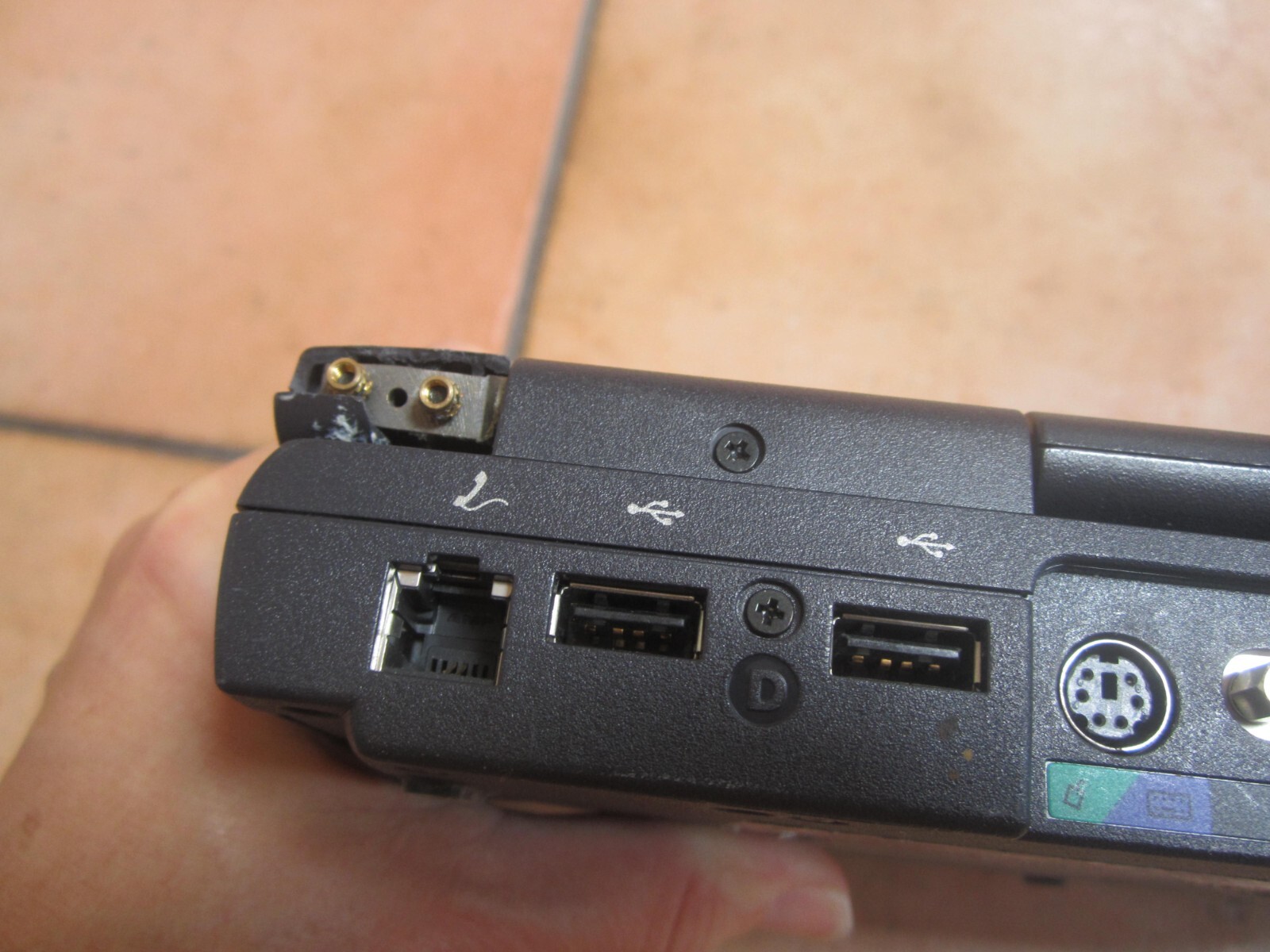 DELL INSPIRON 2650 LAPTOP 256MBRAM 30GBHD SCREEN INTACT BAD BATT NO CORD – PARTS