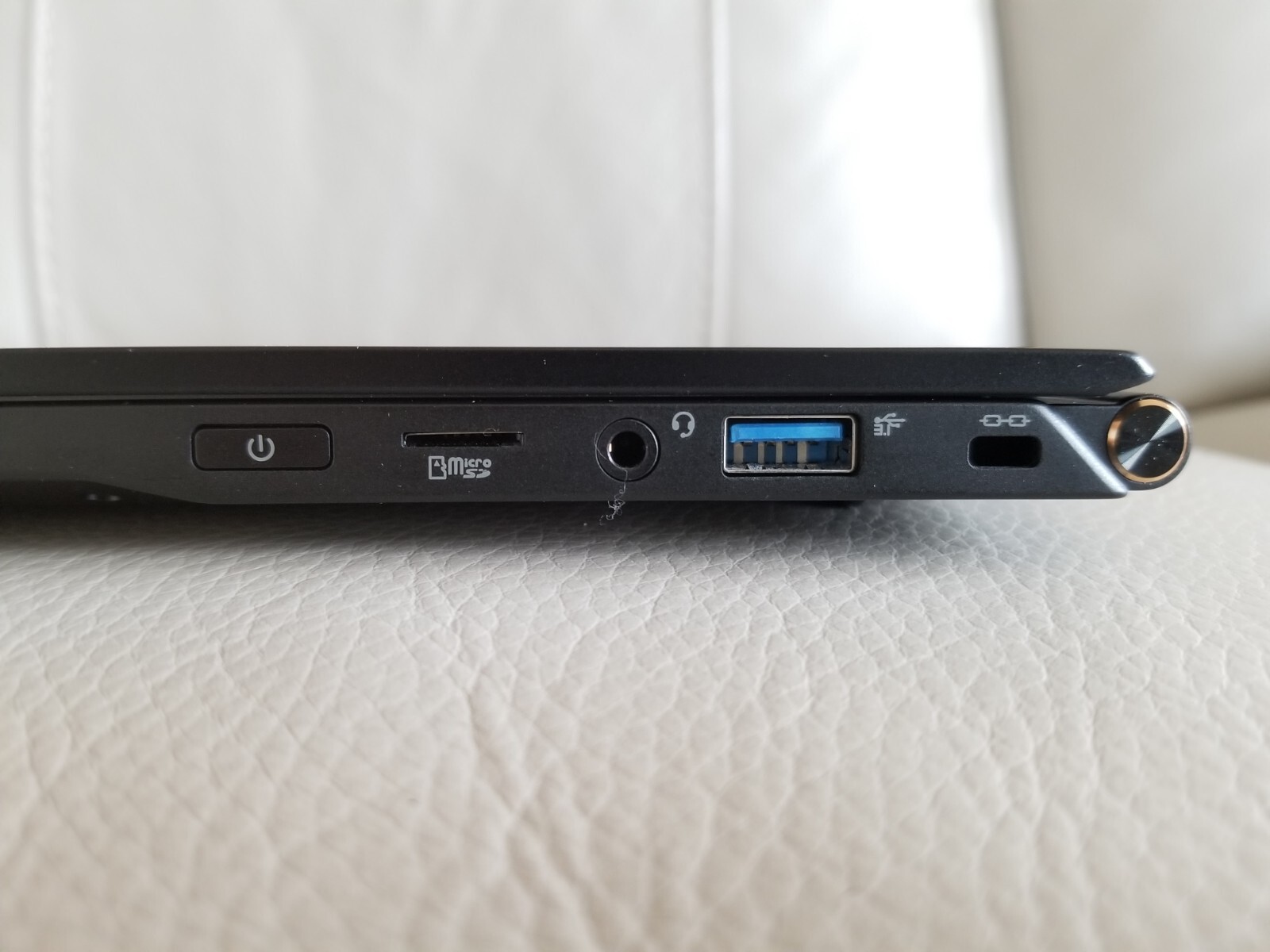 System76 Lemur Pro. Intel i7, 4 cores, 1 TB, 24 GB RAM, 14.1 in