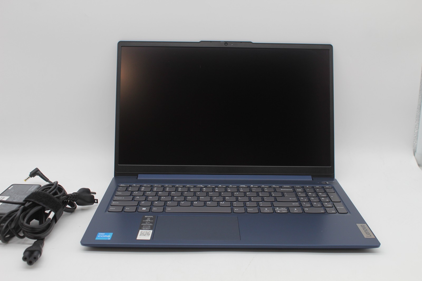 Lenovo IdeaPad Slim 3 15IRU8 Core i3-1315U 1.2GHz 8GB 256GB SSD PC1795852