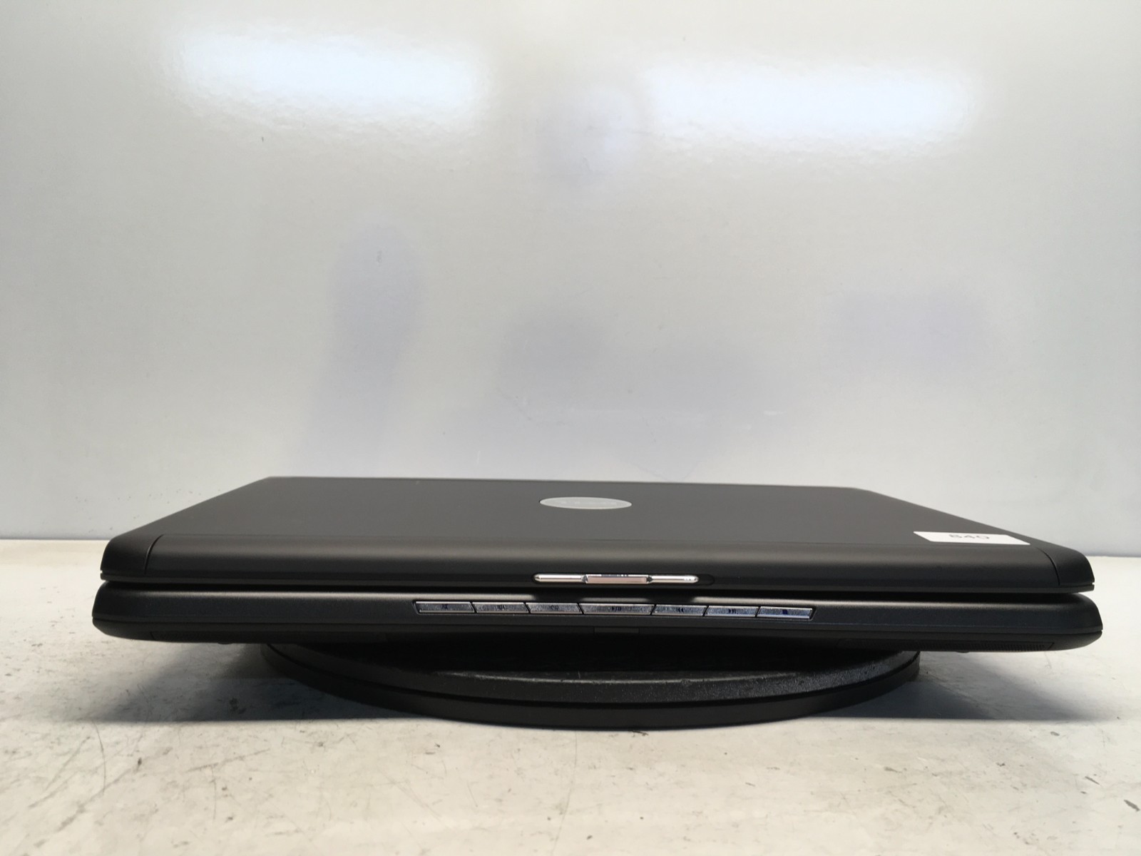 Dell Vostro 1500 Intel Core 2 Duo 06FD 1.4GHz 2 GB NO HDD/Battery Dim Screen