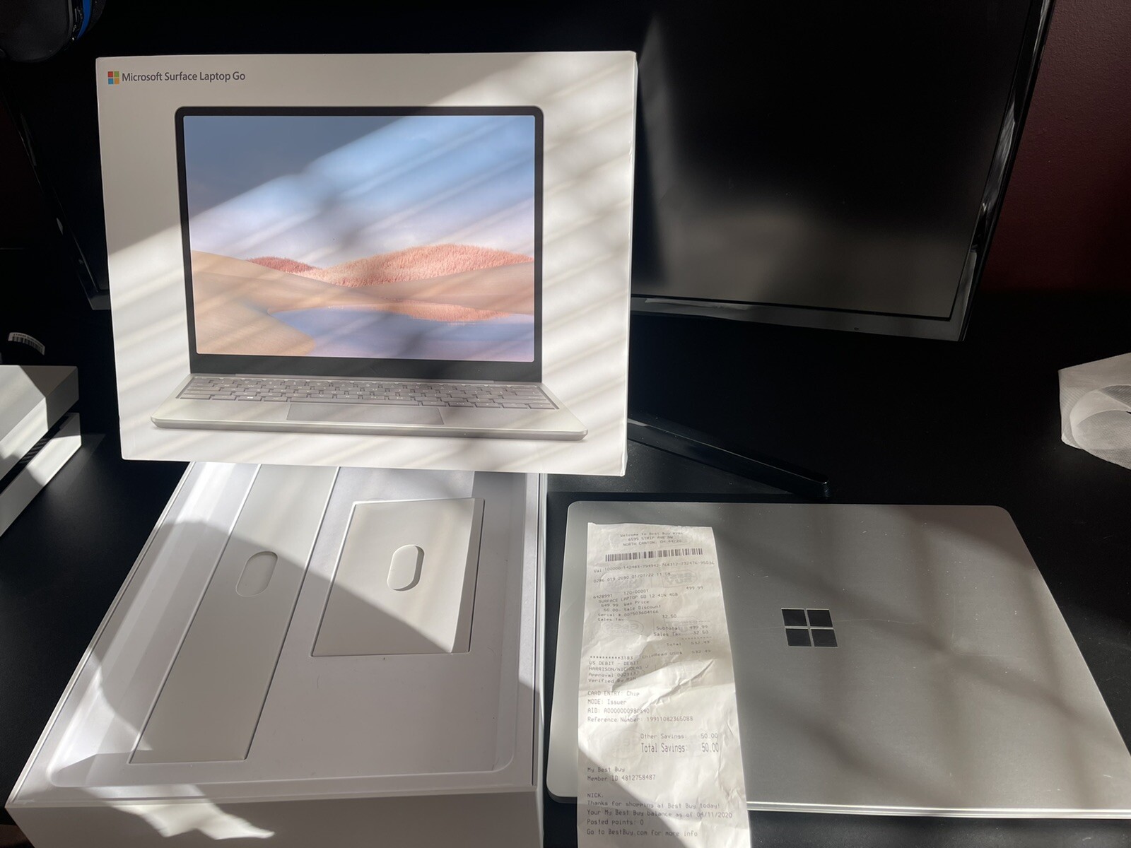 Microsoft Surface Laptop Go 12.4″ (64GB, Intel Core i5 10th Gen., 3.60 GHz, 4GB)