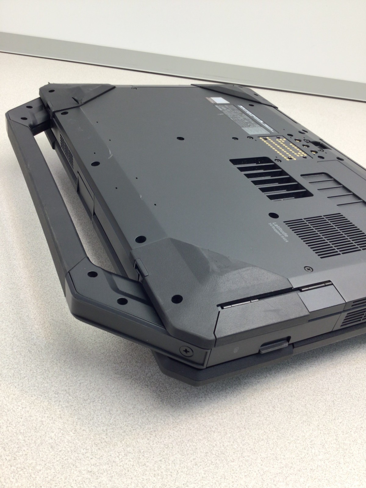 Dell Latitude 5414 Rugged 14″ Core i5-6300U 8GB RAM 256GB SSD WIN 11 PR0