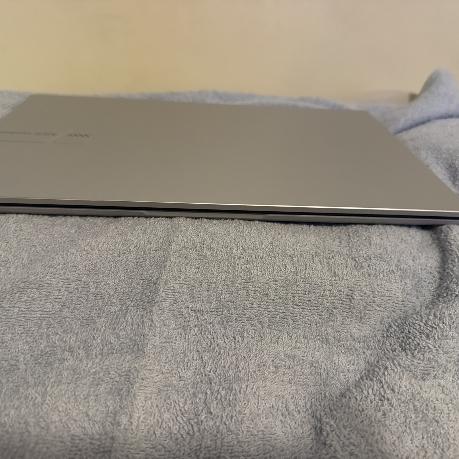 asus vivobook 15 F1504v