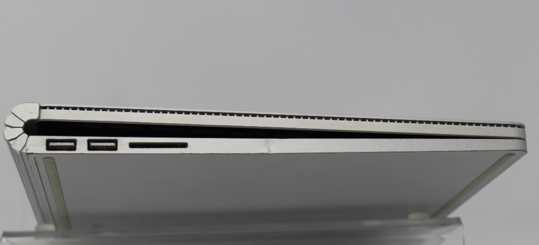 Microsoft Surface Book 2 i7 8650U @ 1.9 GHz 15″ 256 GB 16 GB GTX 1060 Win 11 Pro