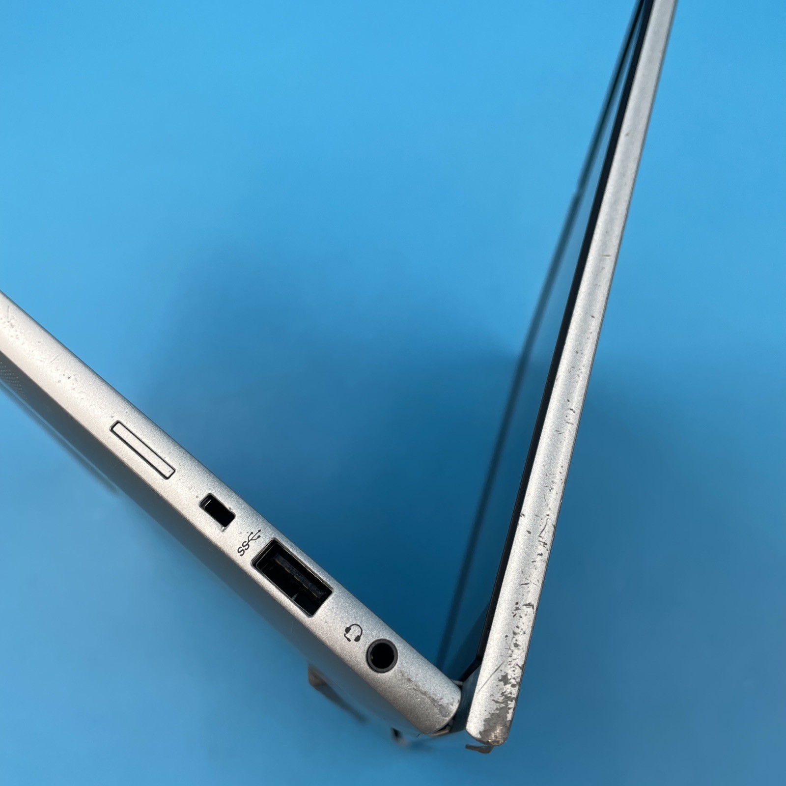 HP EliteBook 840 G10 | i5-1345U | 16GB RAM | 256GB SSD | WIN 11 PRO | 79% BATT