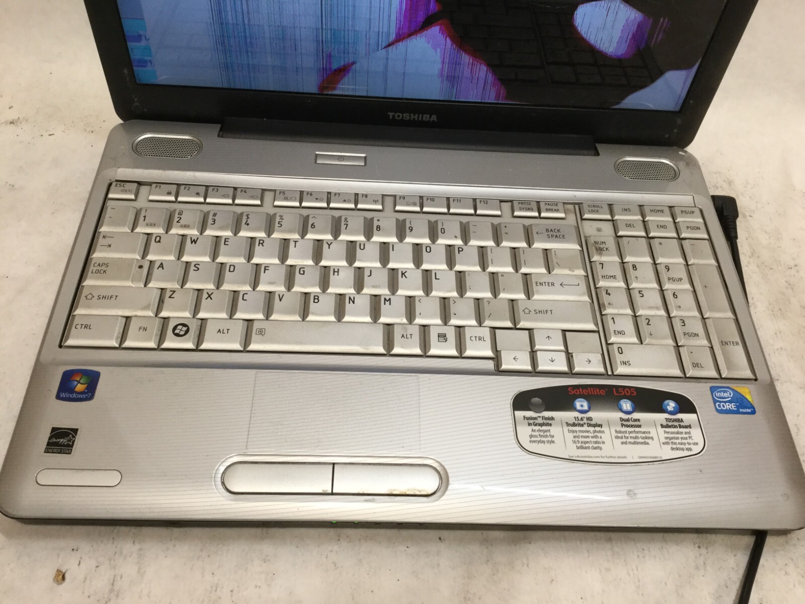 Toshiba Satellite L505-ES5034 / Intel Core i3 SCREEN CRACKED /(MISSING PARTS)-MR