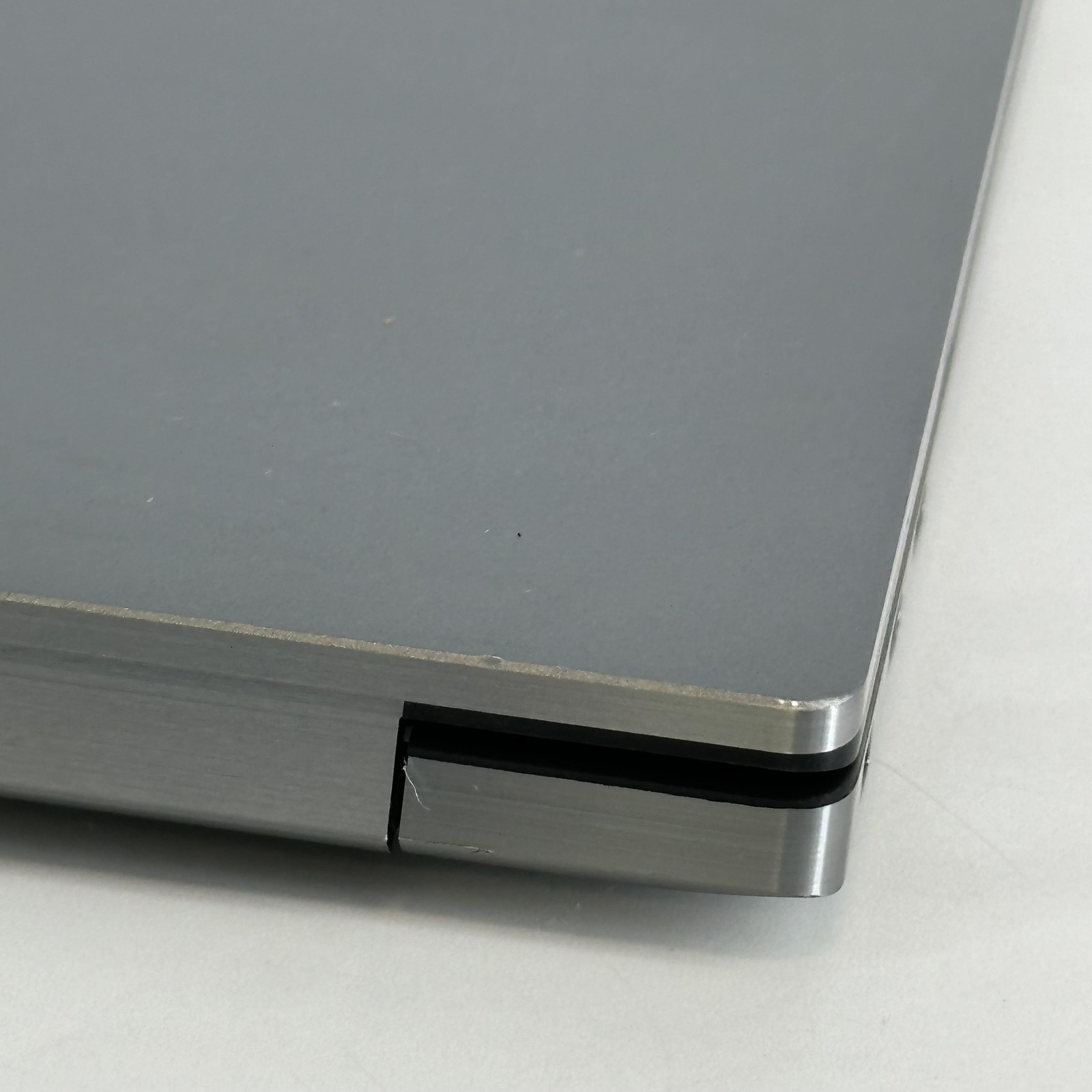 Dell Precision 5550 15.6 FHD+ i7-10750H 2.6GHz 32GB 512GB SSD Quadro T2000 Max-Q