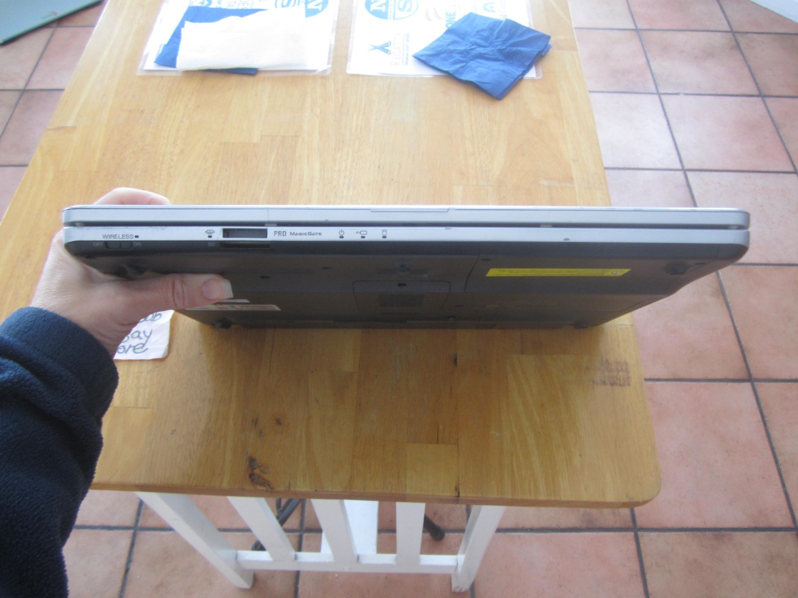 SONY VAIO PCG-7184L Laptop 2.2GHz 4GBRAM 120GBHD SCREEN INTACT NoPwrCord – WORKS