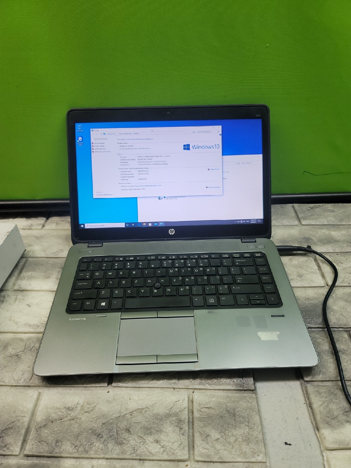 HP EliteBook 840 14″, i5 2.5GH, 500GB , 8 GB, Windows 10 w Charger *V.CLEAN*