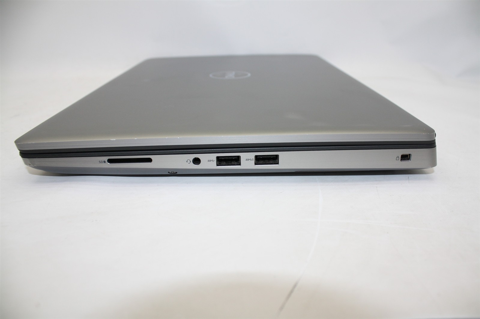 15.6″Dell Precision 7550 i7-10850H 2.70GHz RAM 32GB NVMe 256GB/Keypads missing