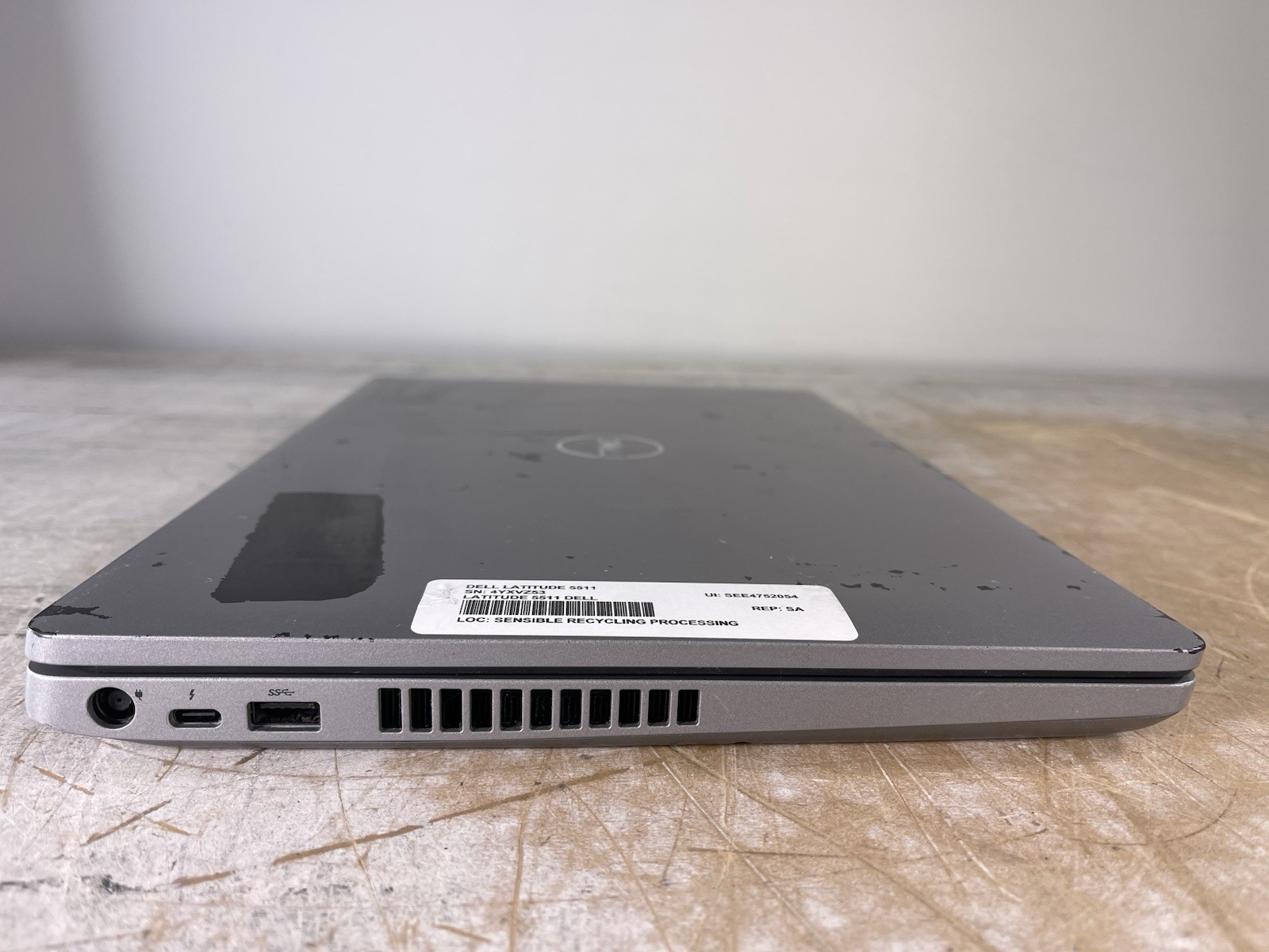 DELL LATITUDE 5511 i7-10850H @ 2.70 GHz, 8GB RAM, NO HDD/OS