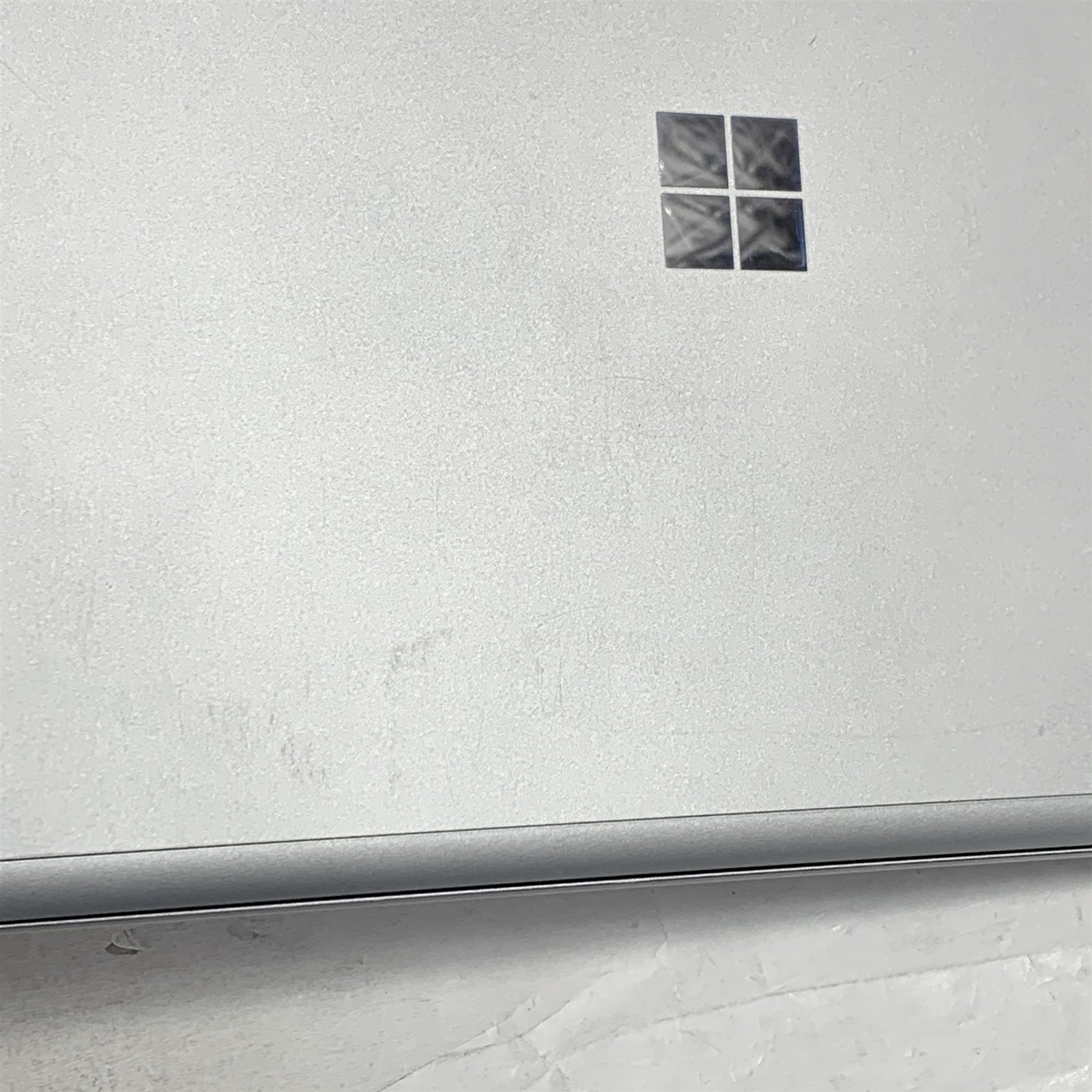 Microsoft Surface Book 3 1900 13.5″ i7-1065G7 1.3GHz 16GB 256GB NVMe SSD – Win11
