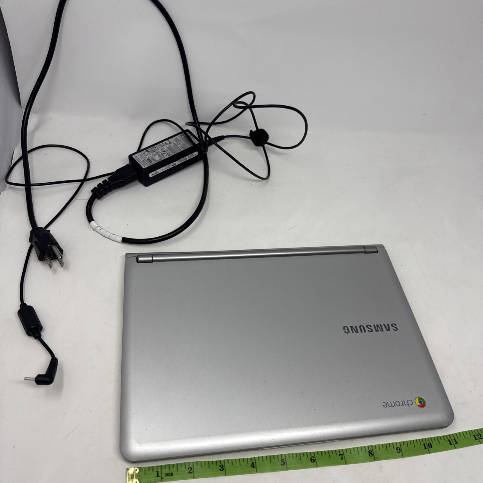 Samsung Chrome Notebook Model XE303C12 + PS – For Parts – Bad Display – AS IS