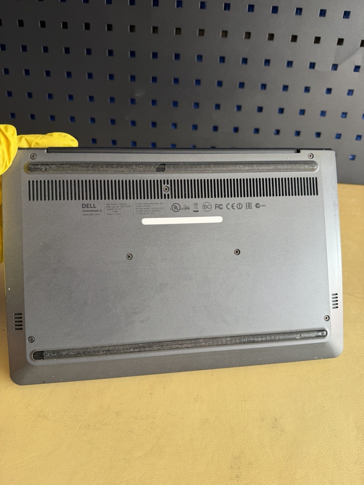 Dell Chromebook 11 CB1C13 Laptop 11.6” -No Charger AS-IS