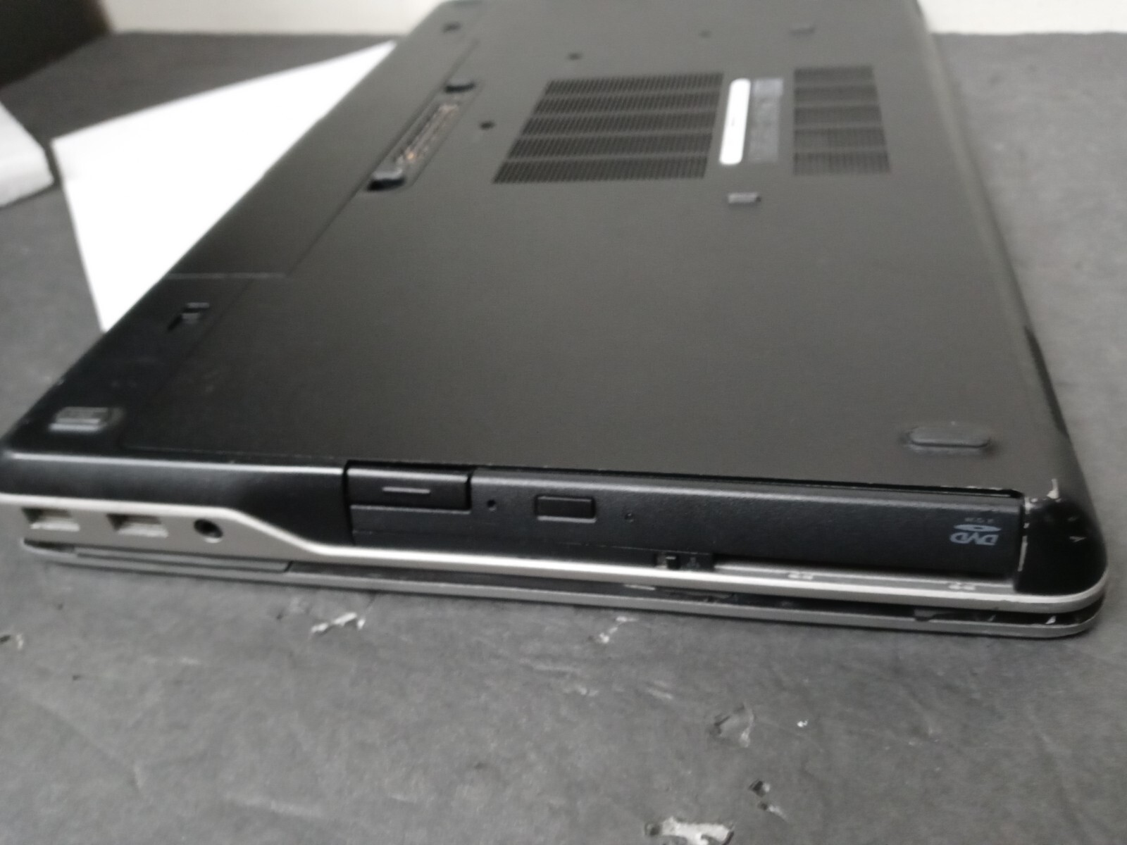Dell Precision M2800 15″ Laptop Intel i7-4810MQ 2.8GHz 8GB RAM NO HDD/OS NO ADAP