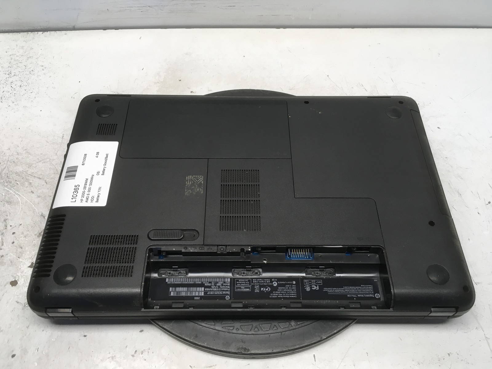 HP 2000-2B19WM AMD E-300 1300MHz 4 GB NO HDD No Batt