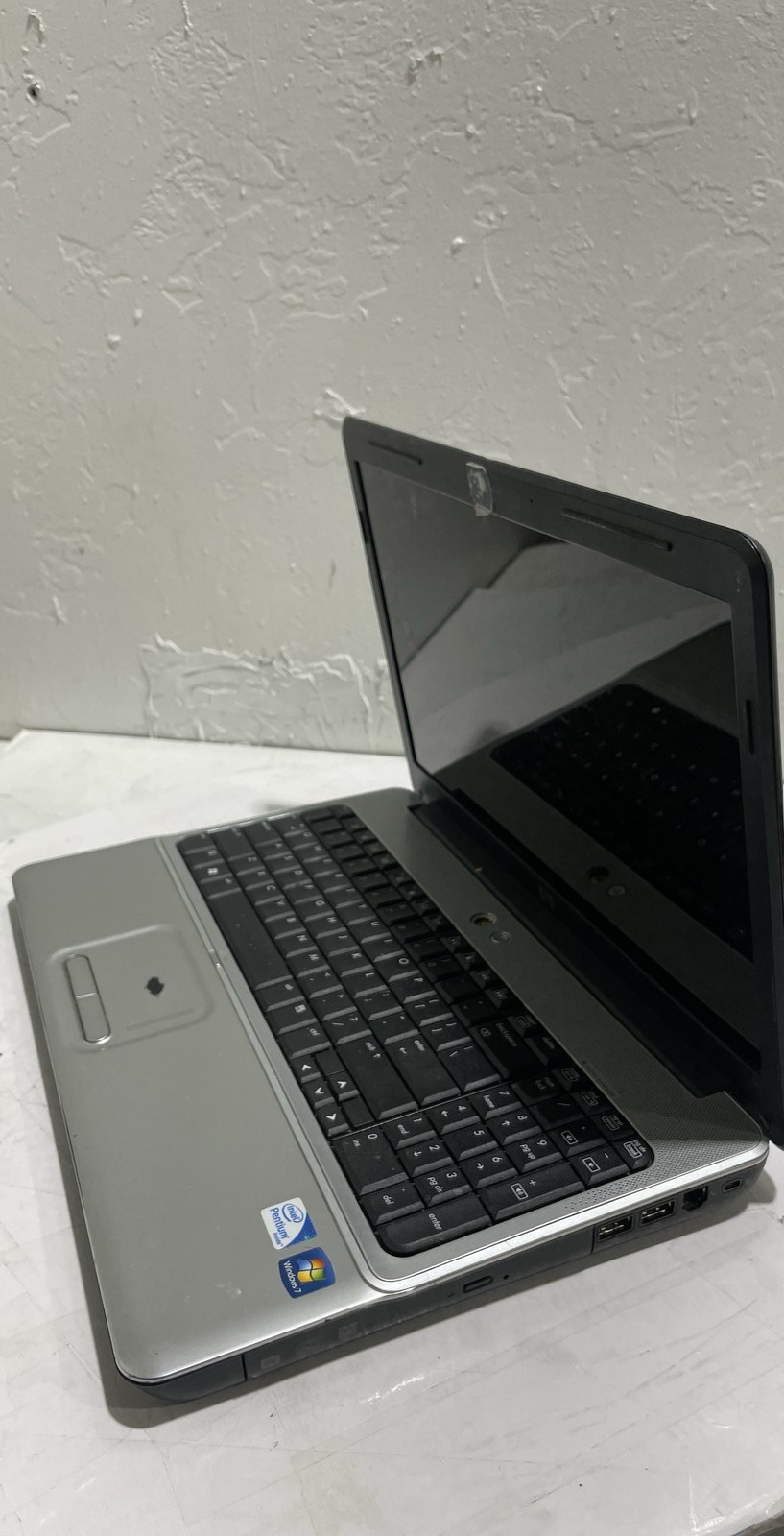 HP G60 549DX S/N 2CE941C1DT 15.6″ Laptop Black FOR PARTS