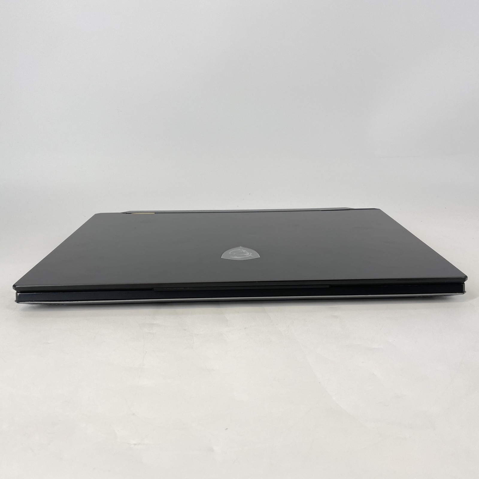 MSI Titan 18 HX UHD+ 2.2GHz i9-14900HX 128GB 512GB/1TB NVIDIA RTX 4090 Very Good