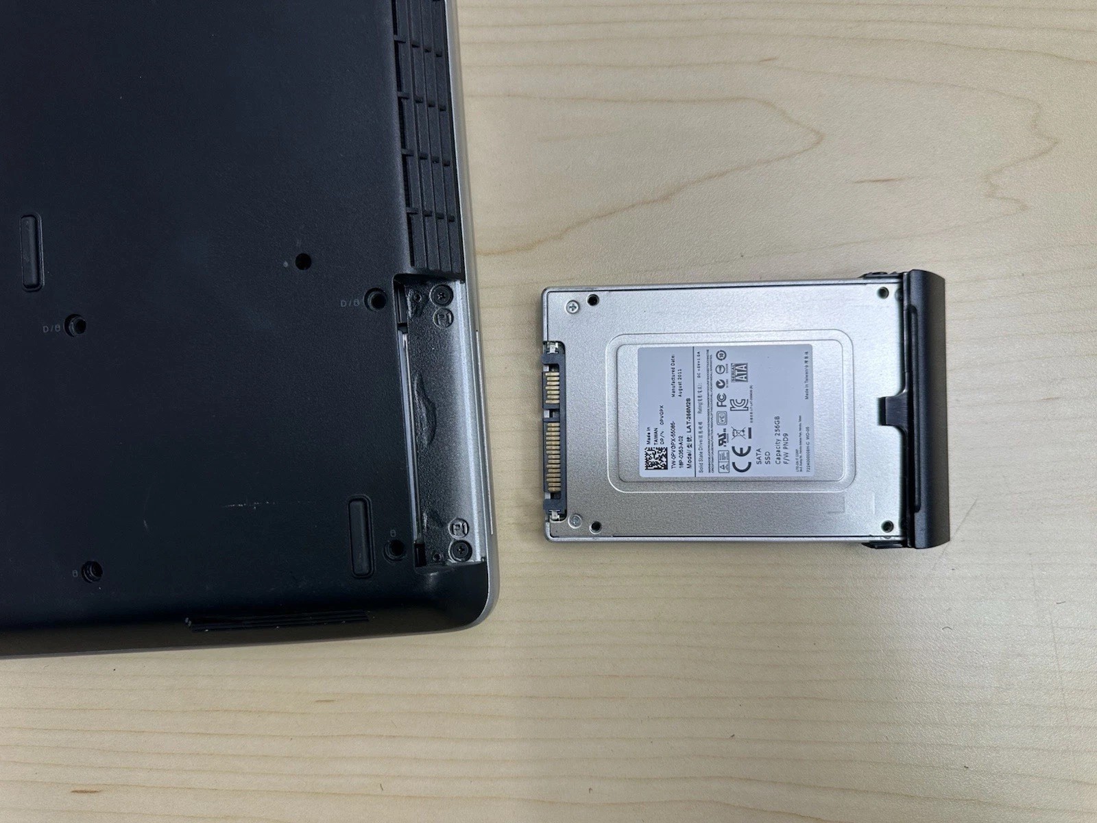 Dell Latitude E6420 Core i5-2520M 8GB RAM No Charger For Parts Or Repair