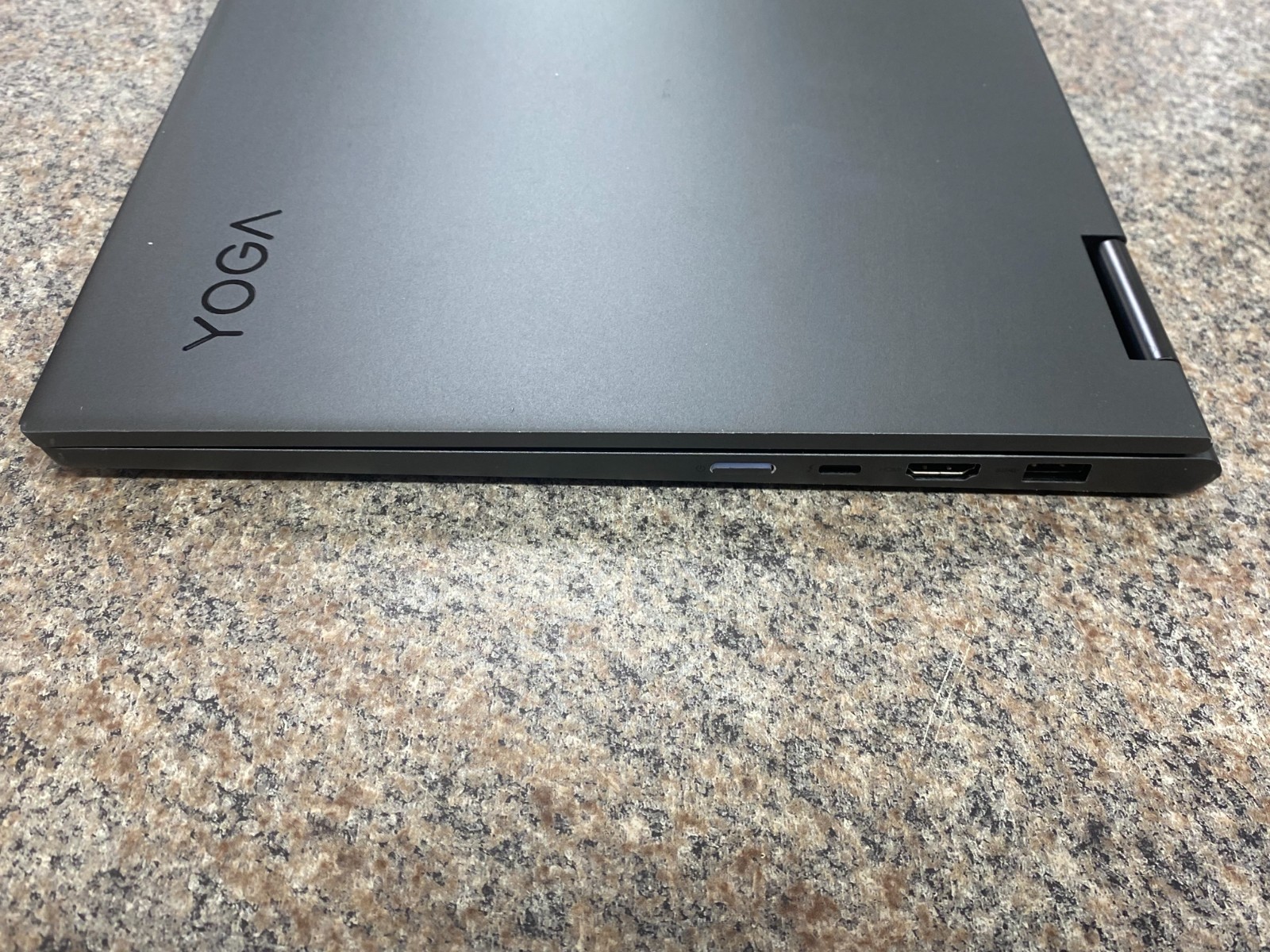 Broken Lenovo Yoga 730-15IKB 15.6″ i5-8250U 1.6GHz 8GB RAM 256GB SSD Cracked Scr