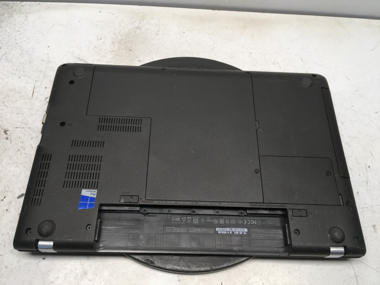 Lenovo ThinkPad E560 Intel i5-6200U 2.3GHz 4 GB NO HDD