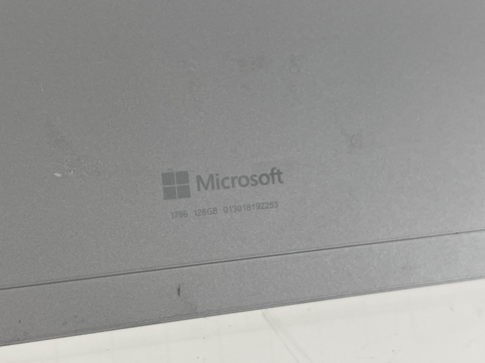Cracked- Still Works! Microsoft Surface Pro 6 1796 i5-8250U 8GB 128GB (2)