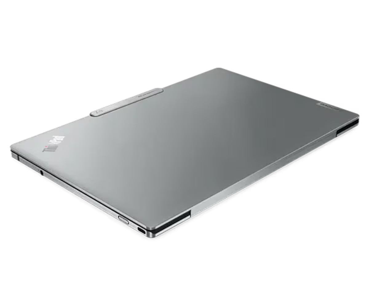 Lenovo ThinkPad Z13 AMD Gen 2 Ryzen 7 PRO 7840U 16 GB RAM 512 GB SSD 13.3 in W11
