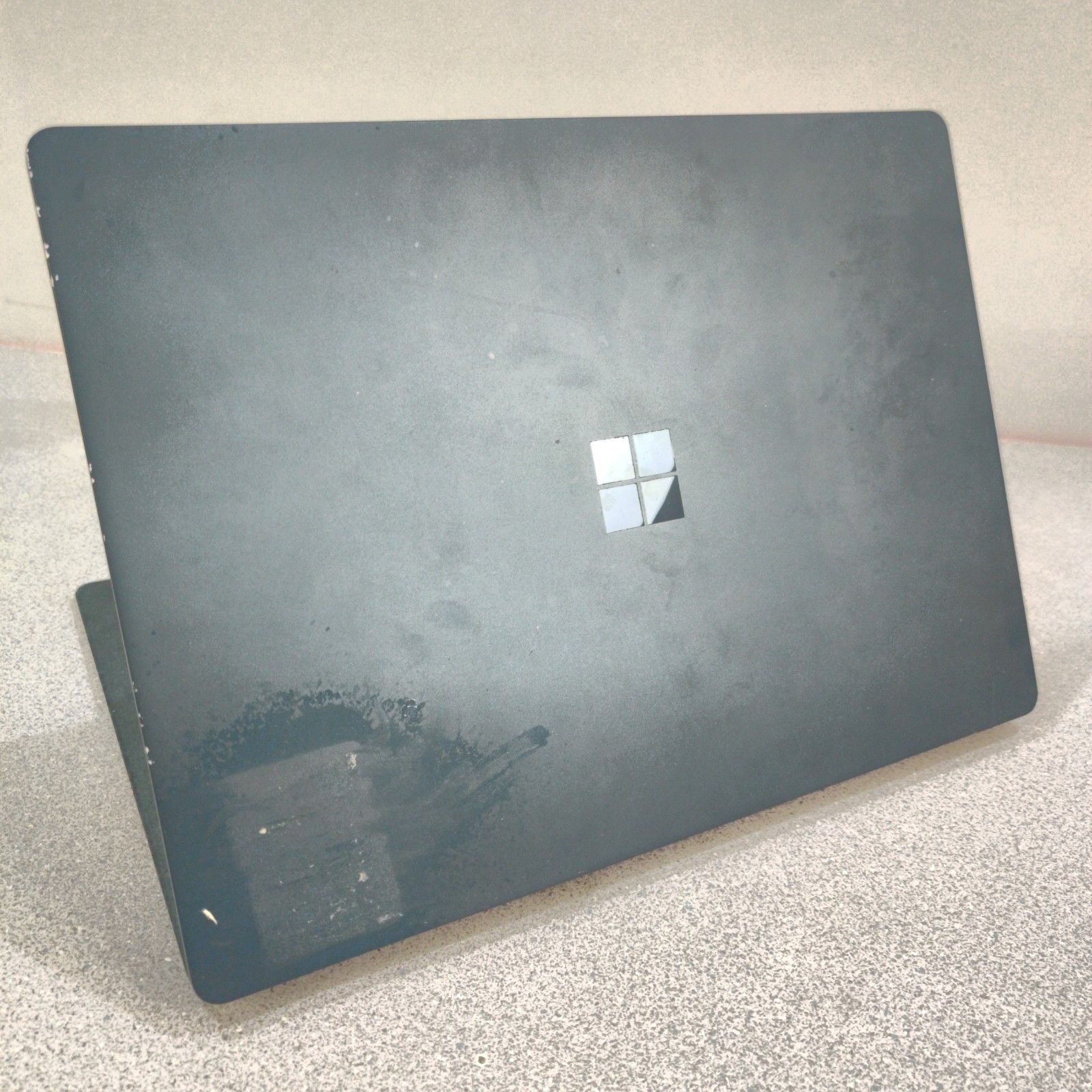 Microsoft Surface 2, 1769 i7-7660U 8G 256GB W10PRO FAIR CONDITION, No Adapter
