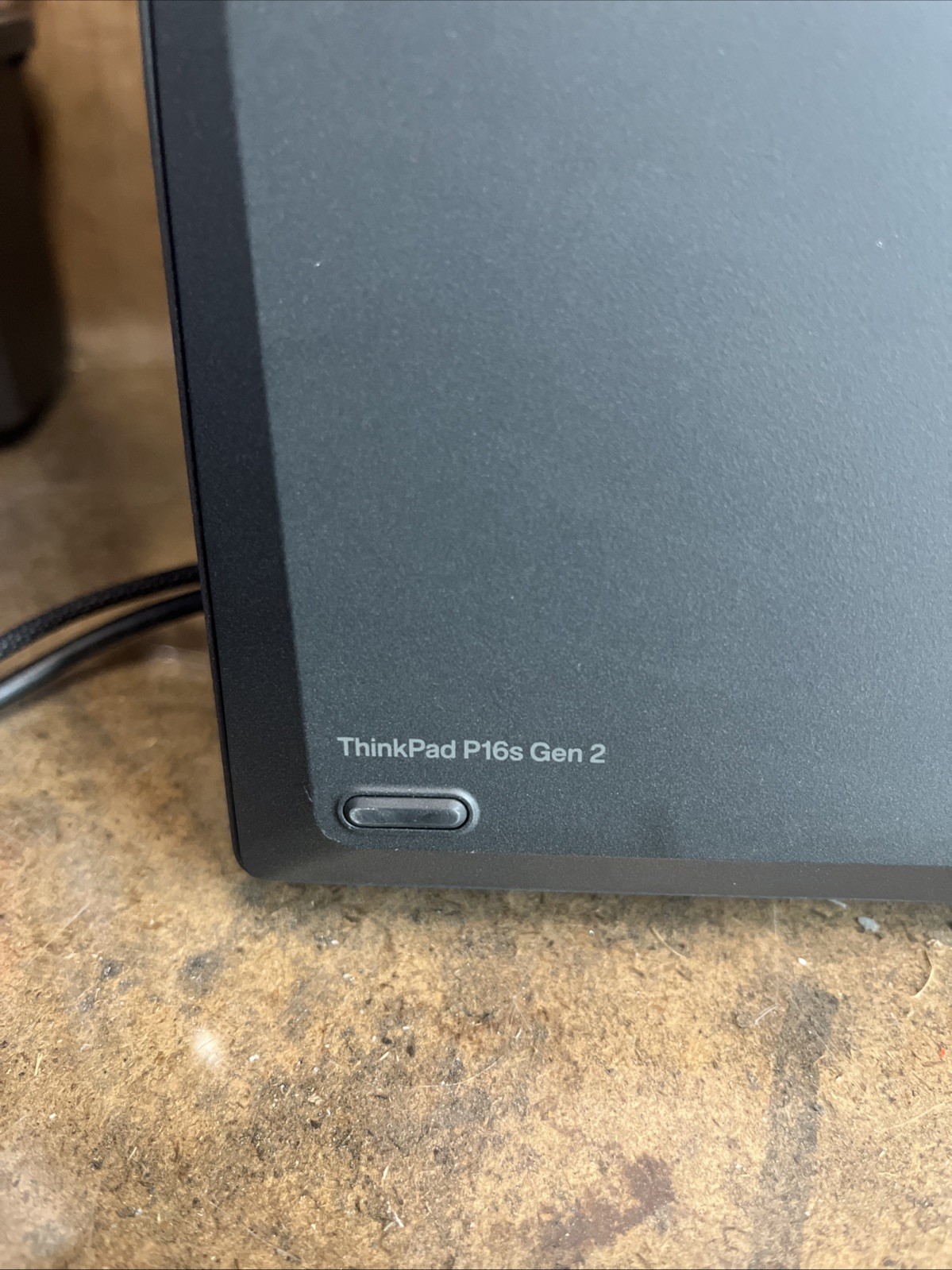Lenovo ThinkPad P16s Gen 2 – i7-1370P – 32GB DDR5 – 512GB SSD – 16’ IPS -READ