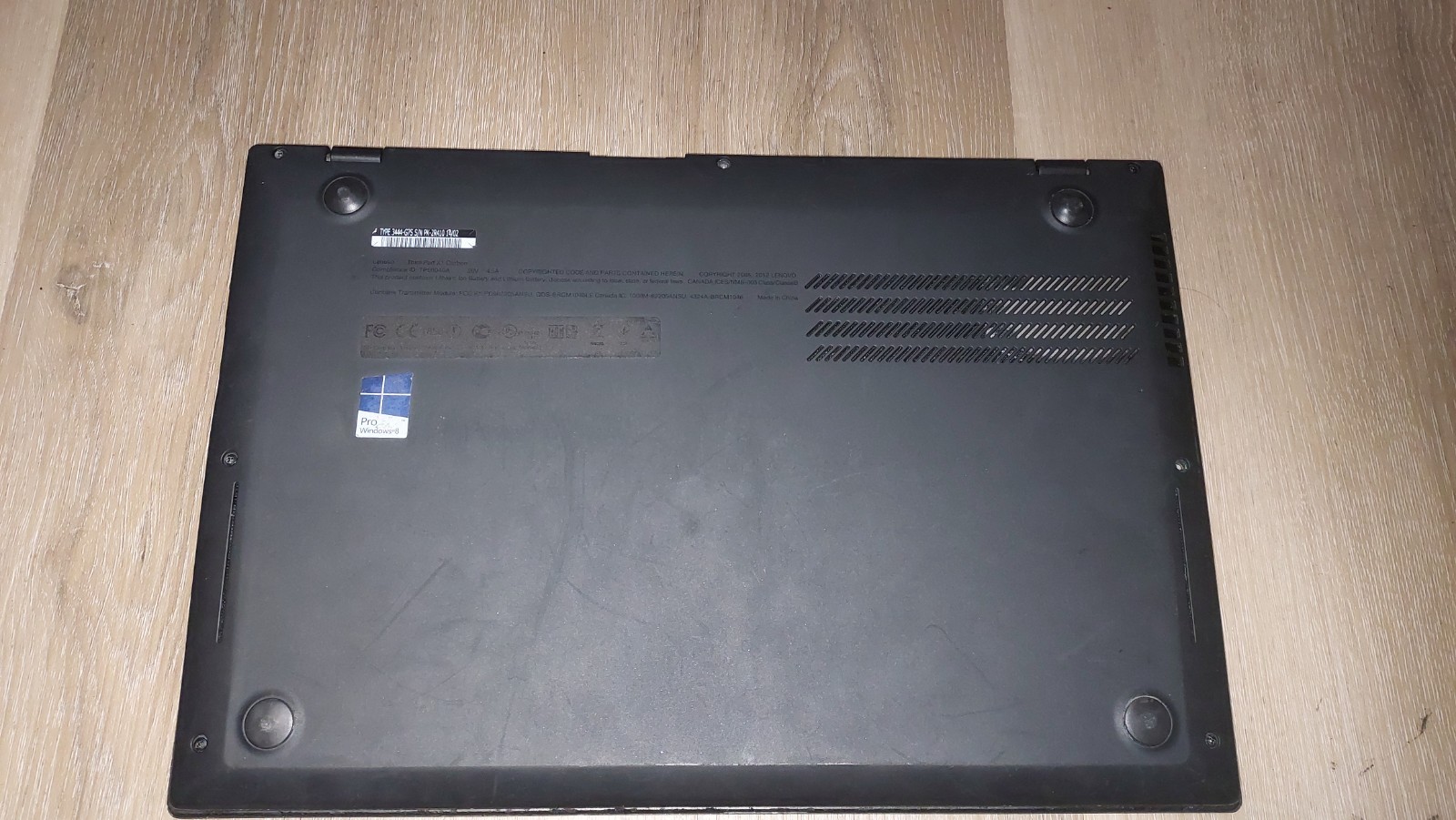 Lenovo ThinkPad X1 Carbon Gen 1 – Working Motherboard / Cracked Screen
