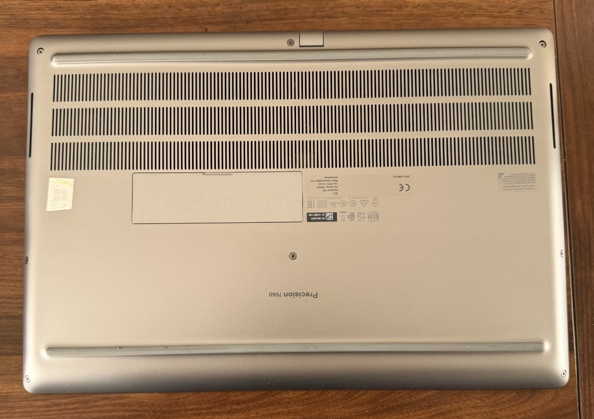 Dell Precision 7560 Intel(R) Core(TM) i9-11950H 32 GB RAM 1 TB SSD 15.6″