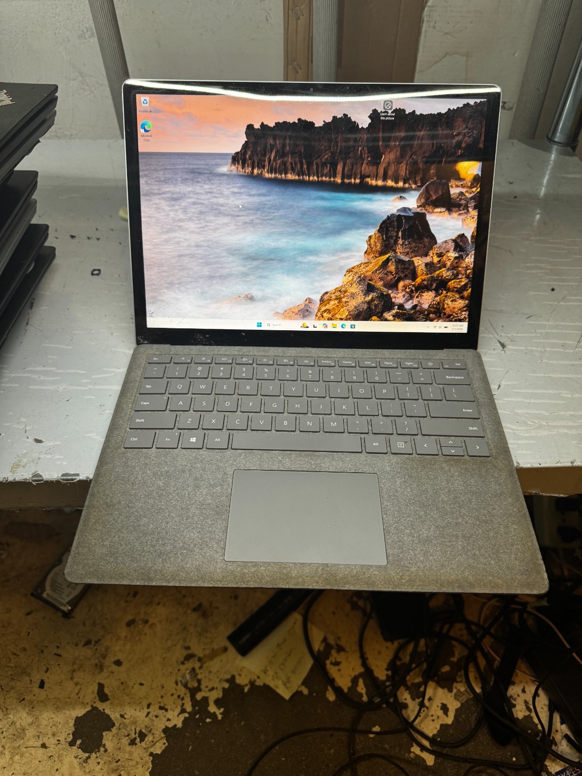 Microsoft Surface Laptop 1769 Core i5-7200U, 8GB RAM, 256GB SSD *READ # 5958