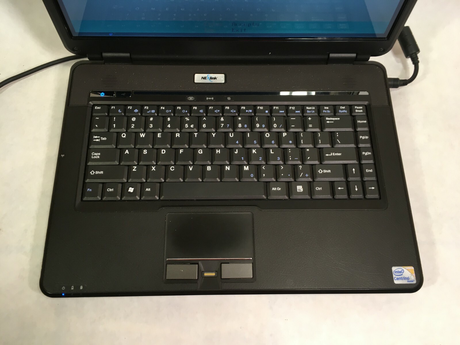 Nexlink HL90 15.4″ Laptop Intel Core 2 Duo T9400 2.53GHZ 4GB RAM -READ -RR