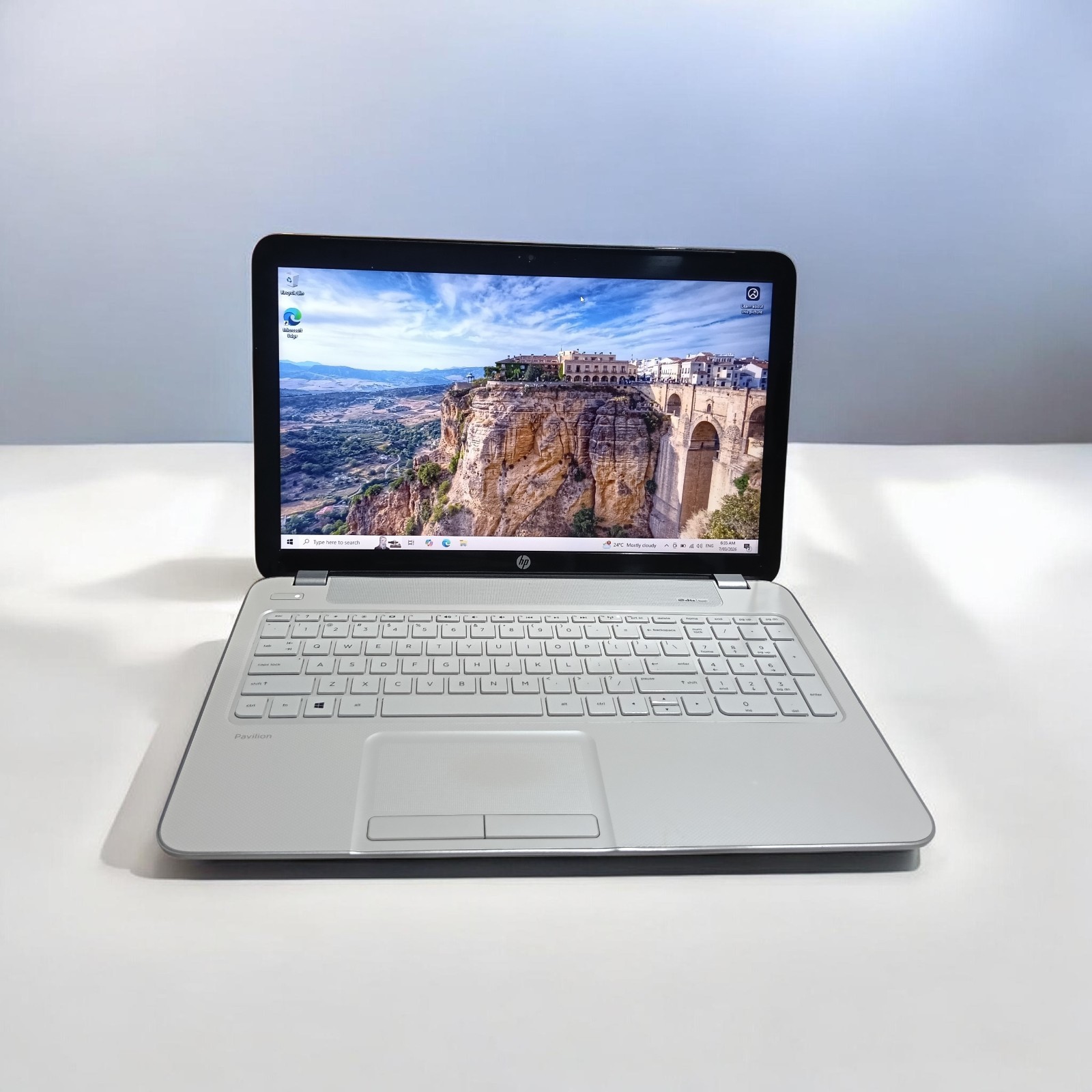 8+250GB | AMD A6 | ms office + win 11 | HP 15” AS IS