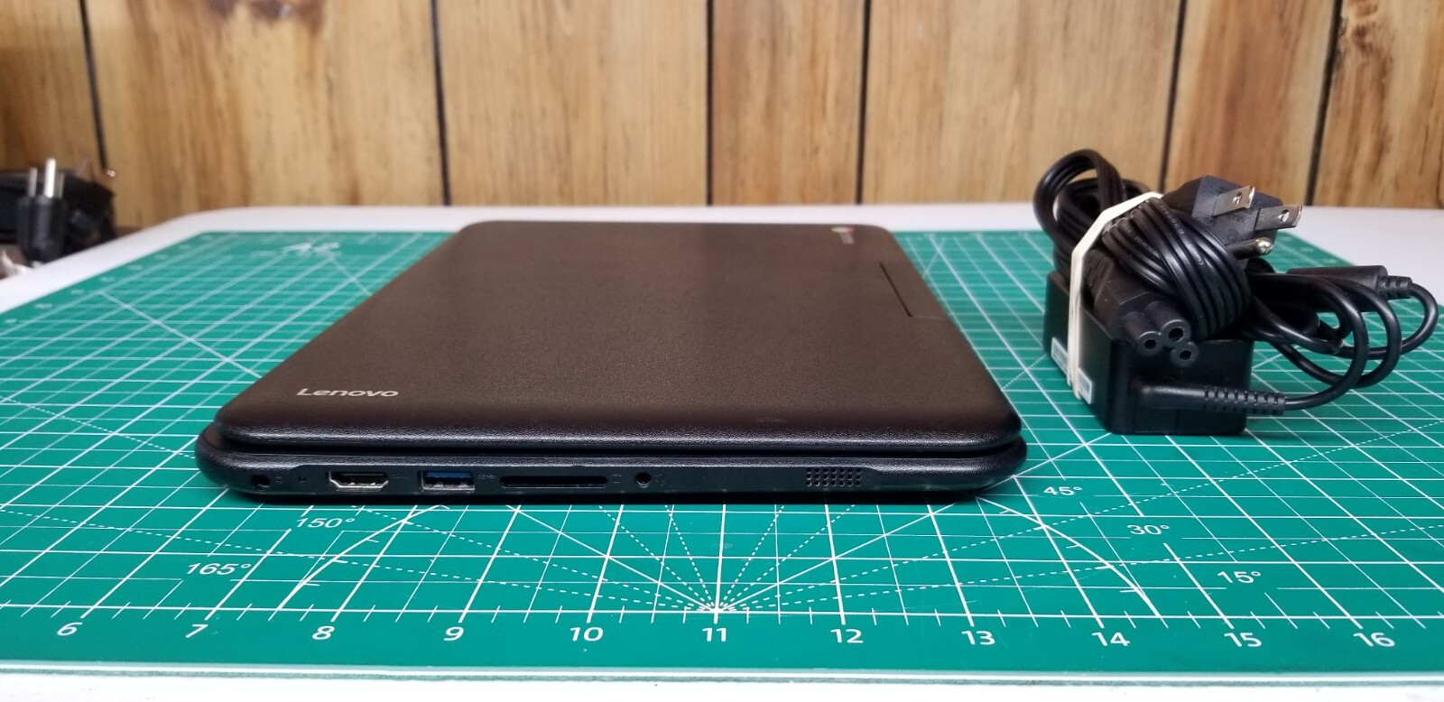 11.6″ Lenovo Chromebook N22 @1.6GHz 16GB SSD 4GB DDR3 w/oem lenovo Charger Cord