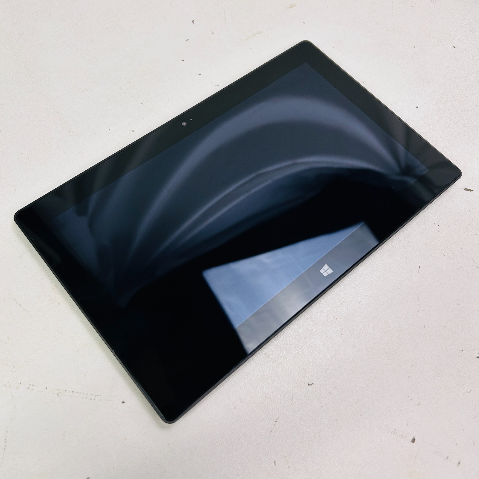 “Bad Battery, For Parts” Microsoft Surface RT – Model 1516 32GB Wi-Fi 10.6″