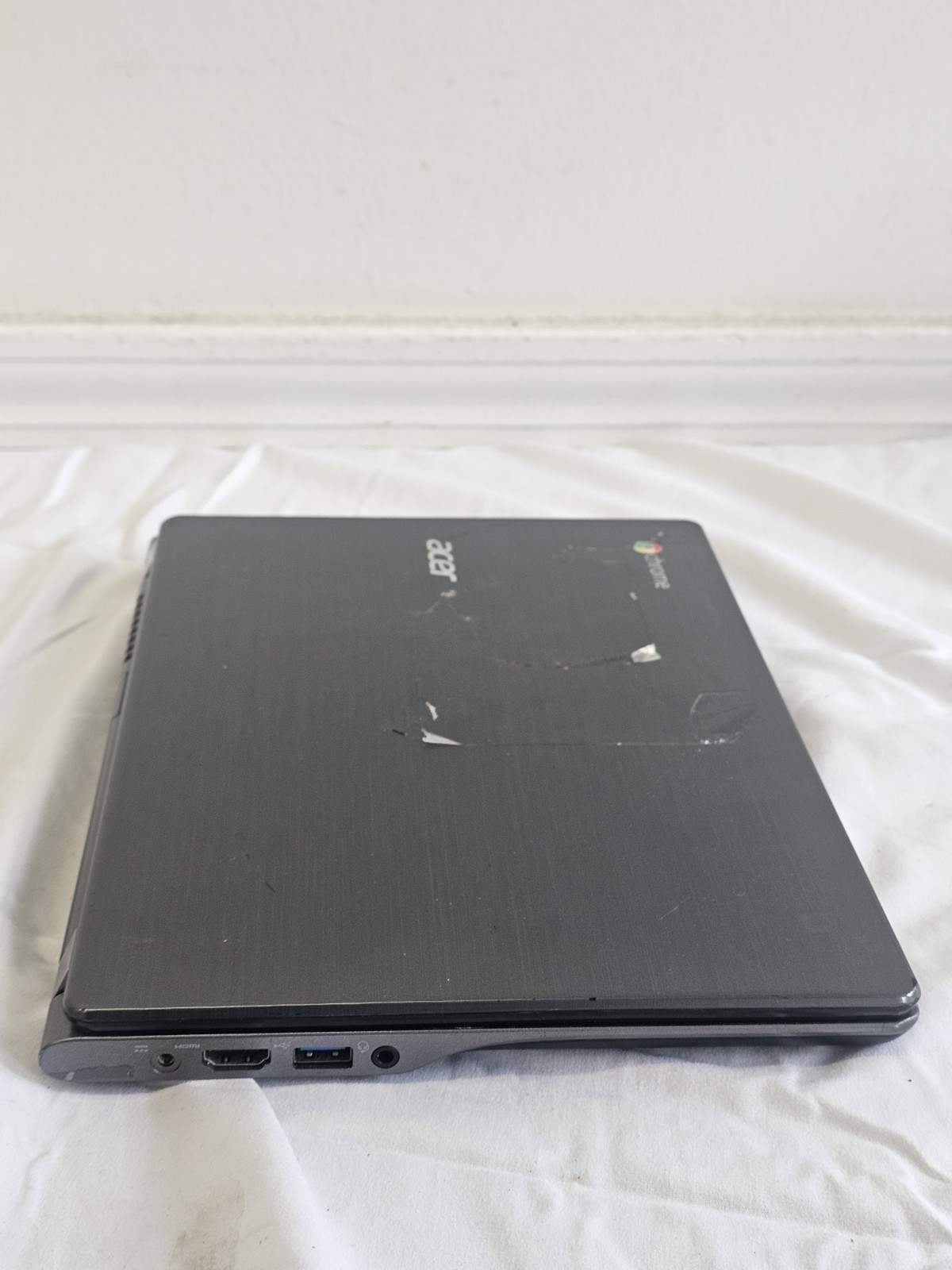 Acer Chromebook C740-C4PE Laptop – Intel Celeron 3205u – 4GB RAM 32GB Chrome OS