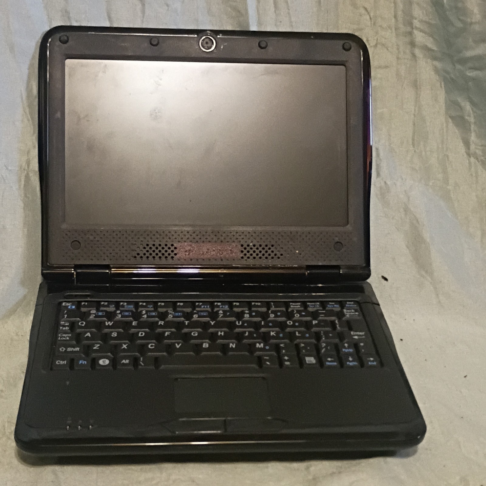 Sylvania LC89 Netbook Windows XP Home Edition ULPCPC Black for Casual Computing