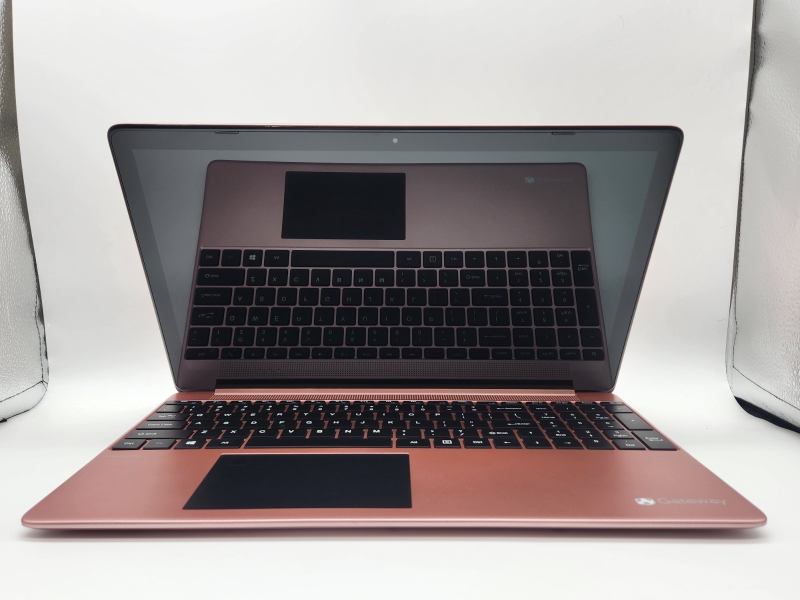 Gateway 15.6″ FHD i5-1035G1 16/ 256GB SSD Win10 Home Fingerprint great condition