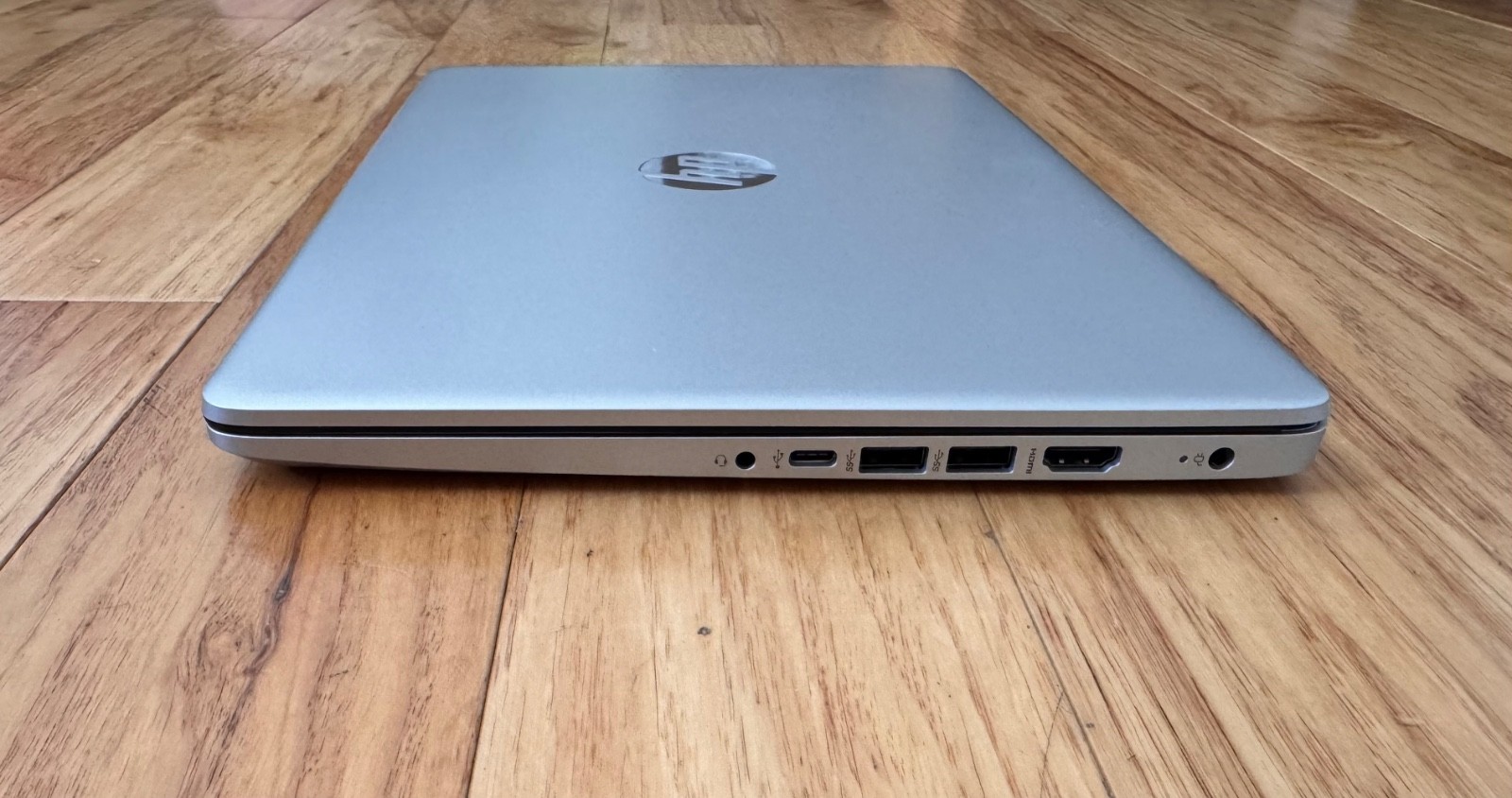 Laptop HP 14-fq1021nr (14 IPS FullHD Ryzen 5 SSD 250Gb)