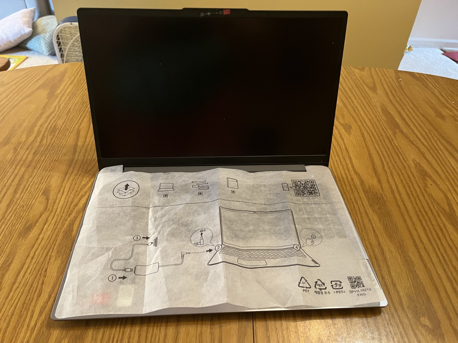 Lenovo IdeaPad Slim 3 15.6″ AMD Ryzen 7 5825U 2025 16GB RAM 512GB SSD Arcti Grey