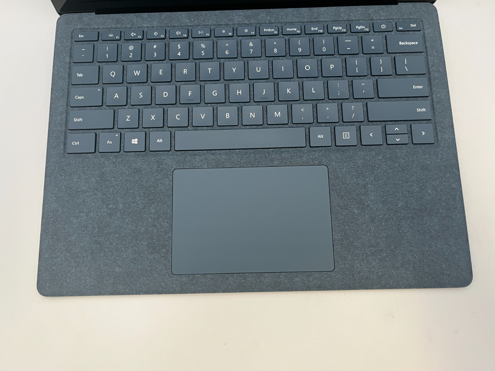 Microsoft Surface Laptop 3 13.5” Intel Core i5-1035G7 16GB RAM 256GB NVME-A