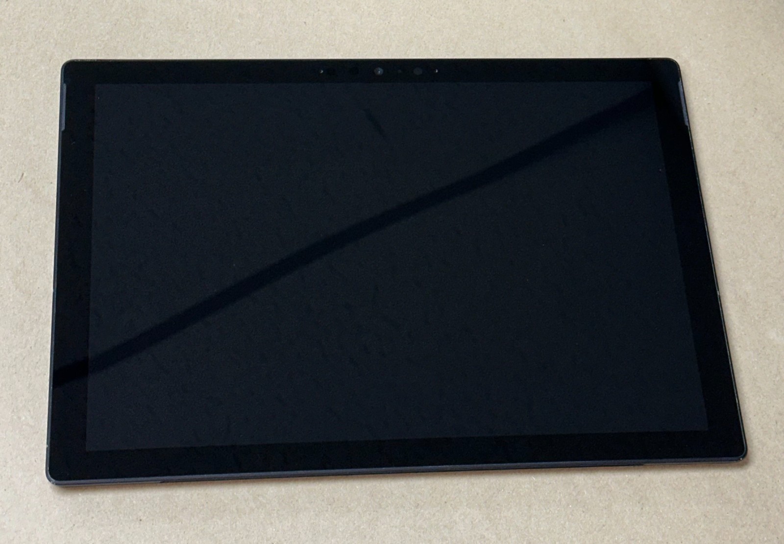 Microsoft Surface Pro 7 12.3″, Black, 256GB, i7, 16GB- Has Screen Flickers