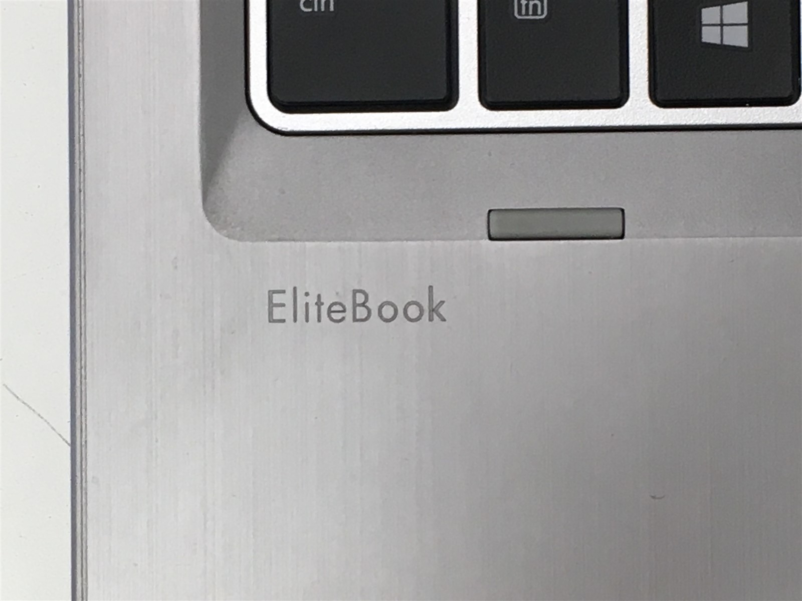 HP EliteBook 8470p Laptop i5-3320M 2.60GHZ 4GB No HDD 14″