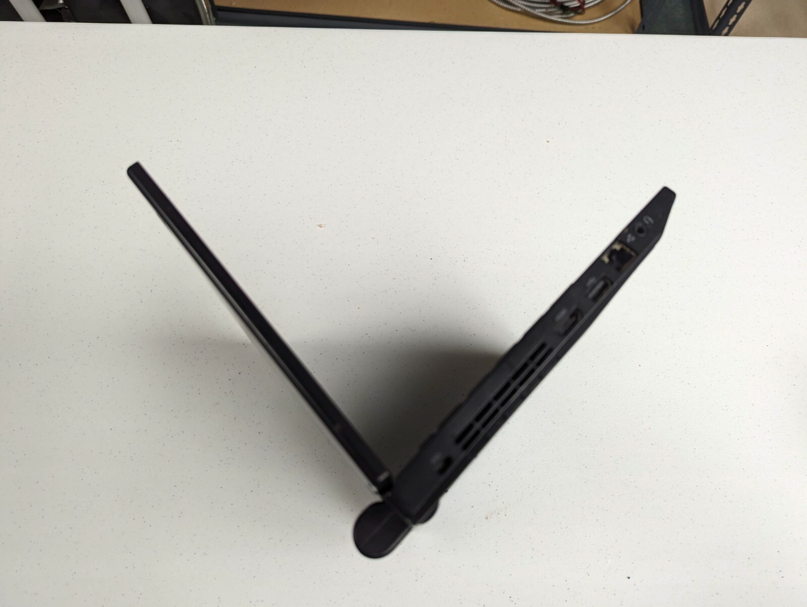 Lenovo ThinkPad X120e 059624U | AMD E-240, 8GB, 300GB HDD | Moderate Wear