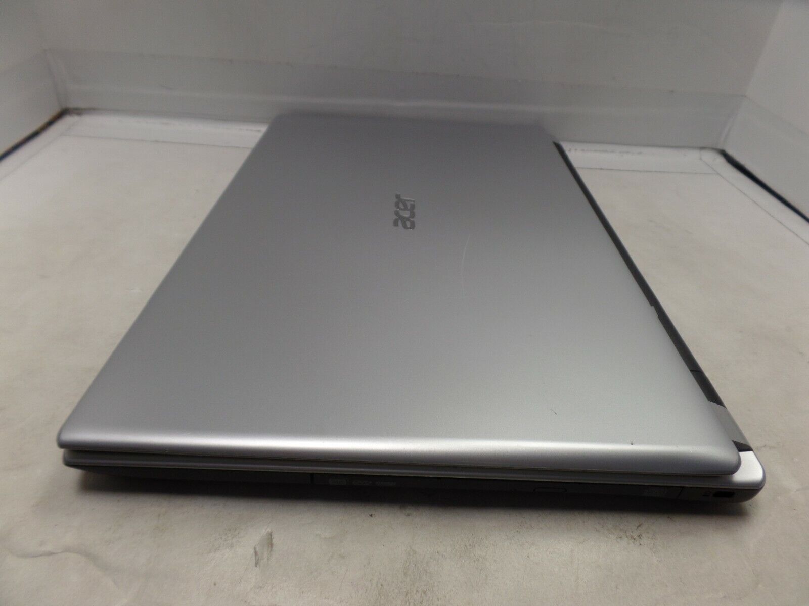 Acer Aspire Touch V5-571P-6609 15.6″ 1.80Ghz i5-3337U 8GB 1TB Win10 Backlit KB
