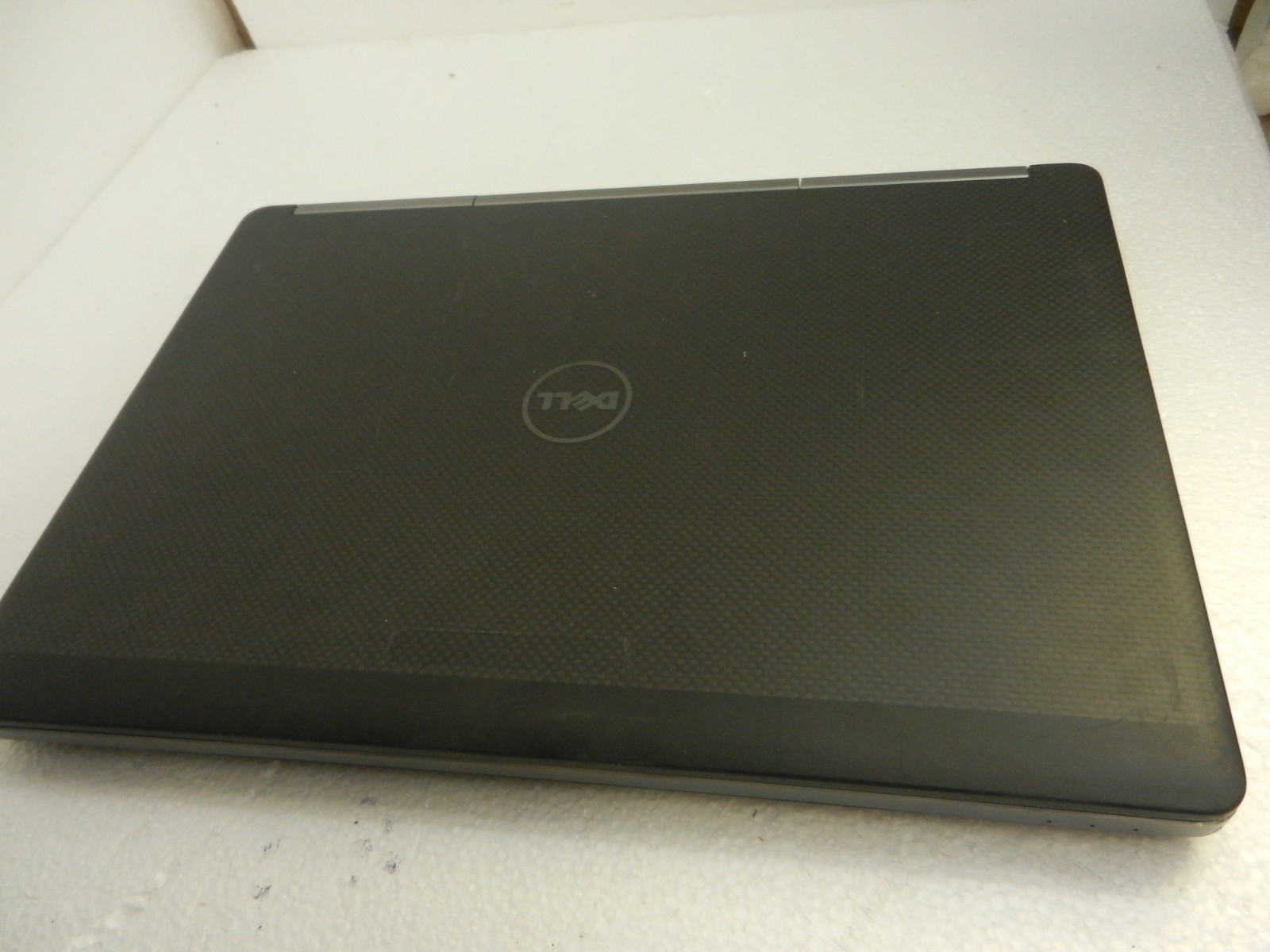 Dell Precision 7510 Xeon E3-1575M v5 @ 2.90Ghz / 48GB / NO HDD – boots to bios