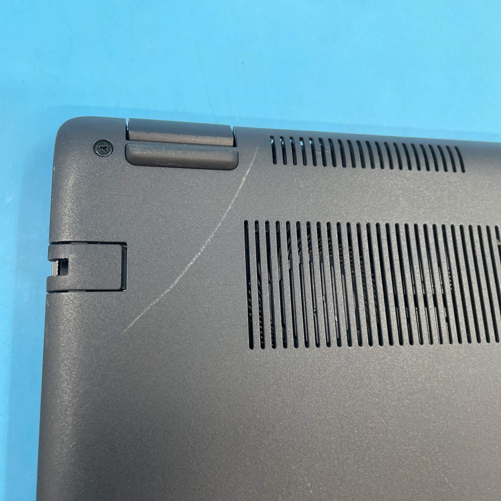 Dell Latitude 3410 | i5-10310U | 8GB RAM | 256GB SSD | NO OS | 62% BATTERY